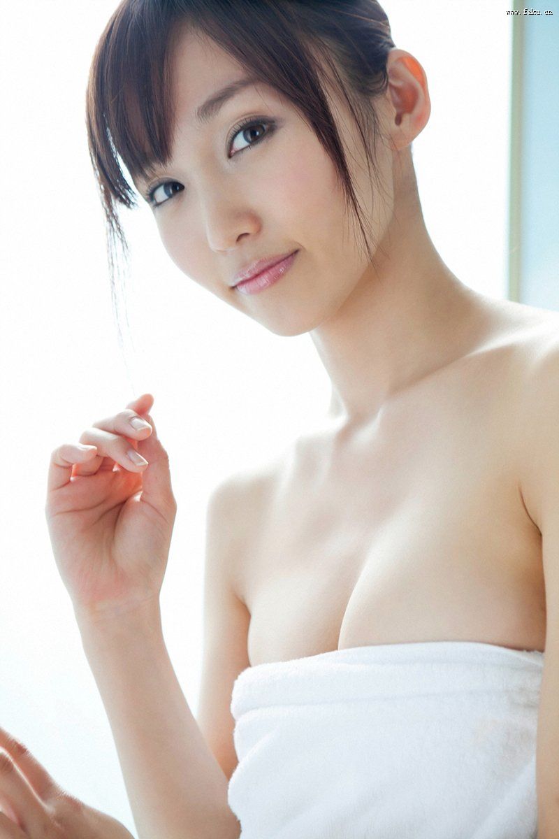 老婆同事睡她的女儿房间 却背着我与同事滚床单 老婆同事睡她的女儿房间 却背着我与同事滚床单